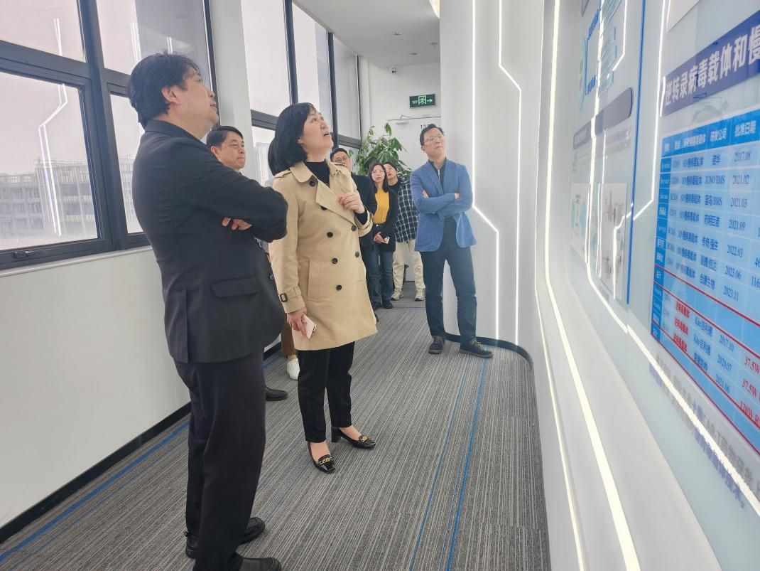 Zhu Meiling, president of Shenzhen Hospital of Traditional Chinese Medicine, visited Shenzhen Cell Valley